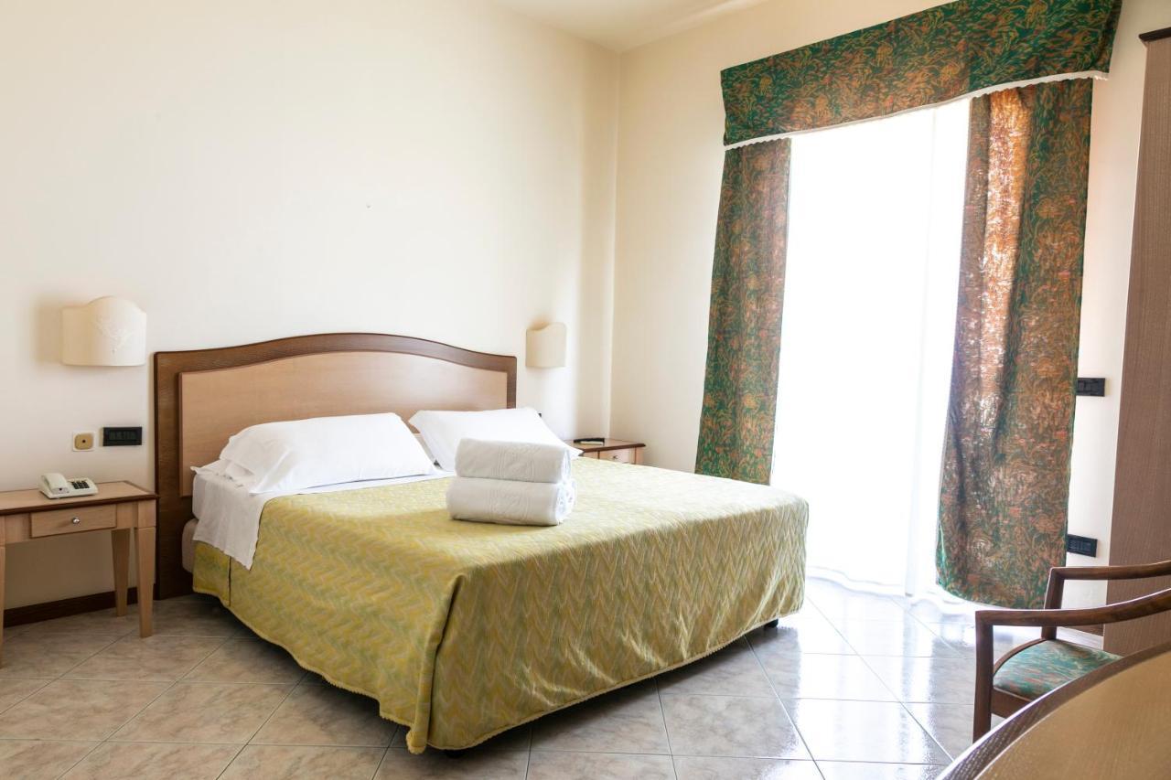 Hotel Za Maria Santo Stefano di Camastra Ngoại thất bức ảnh
